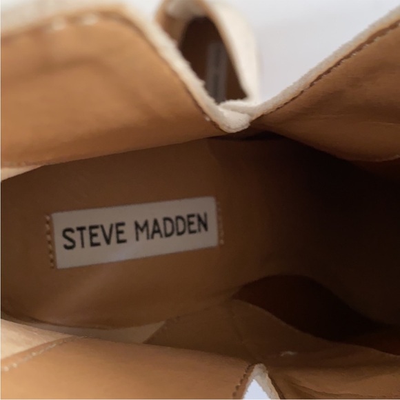 STEVE MADDEN | ‘Darryn’ Bootie Stacked Heel Bone/ White. Size: 9M. - Picture 15 of 16